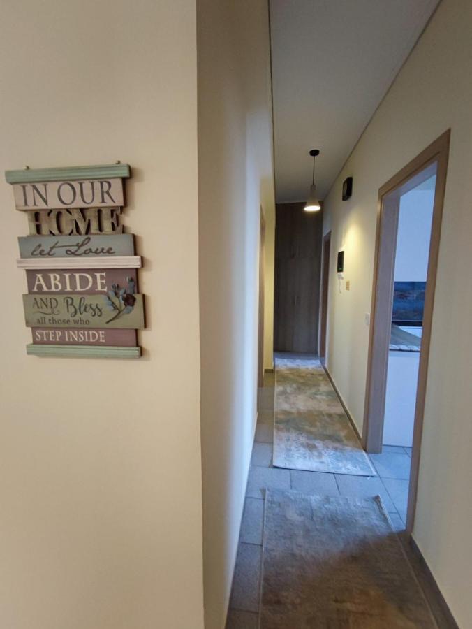 Wood & White Apartment In Historic Center With 2 Bedrooms Ioannina Exterior foto