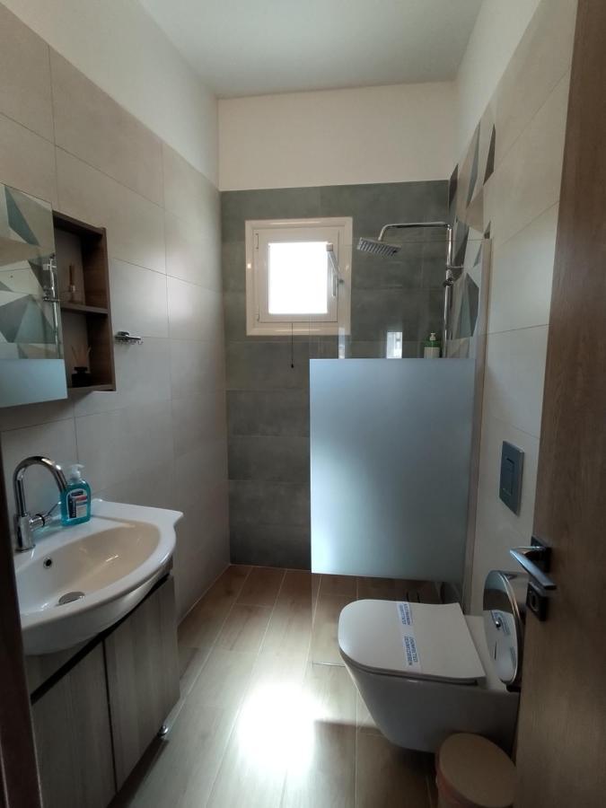 Wood & White Apartment In Historic Center With 2 Bedrooms Ioannina Exterior foto